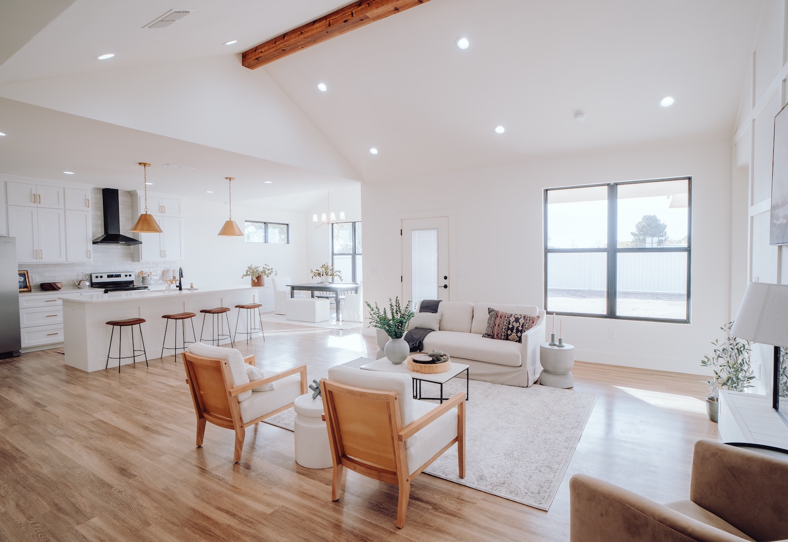 A Comprehensive Guide to Self-Managing a Top-Performing Nashville Vacation Rental — Grand Welcome Nashville